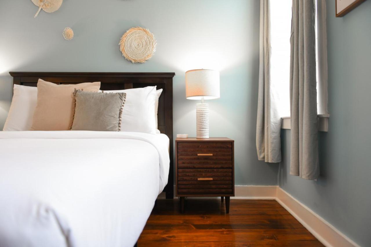 Walk To Everything, King Bed, Work From Holiday home Pittsburgh